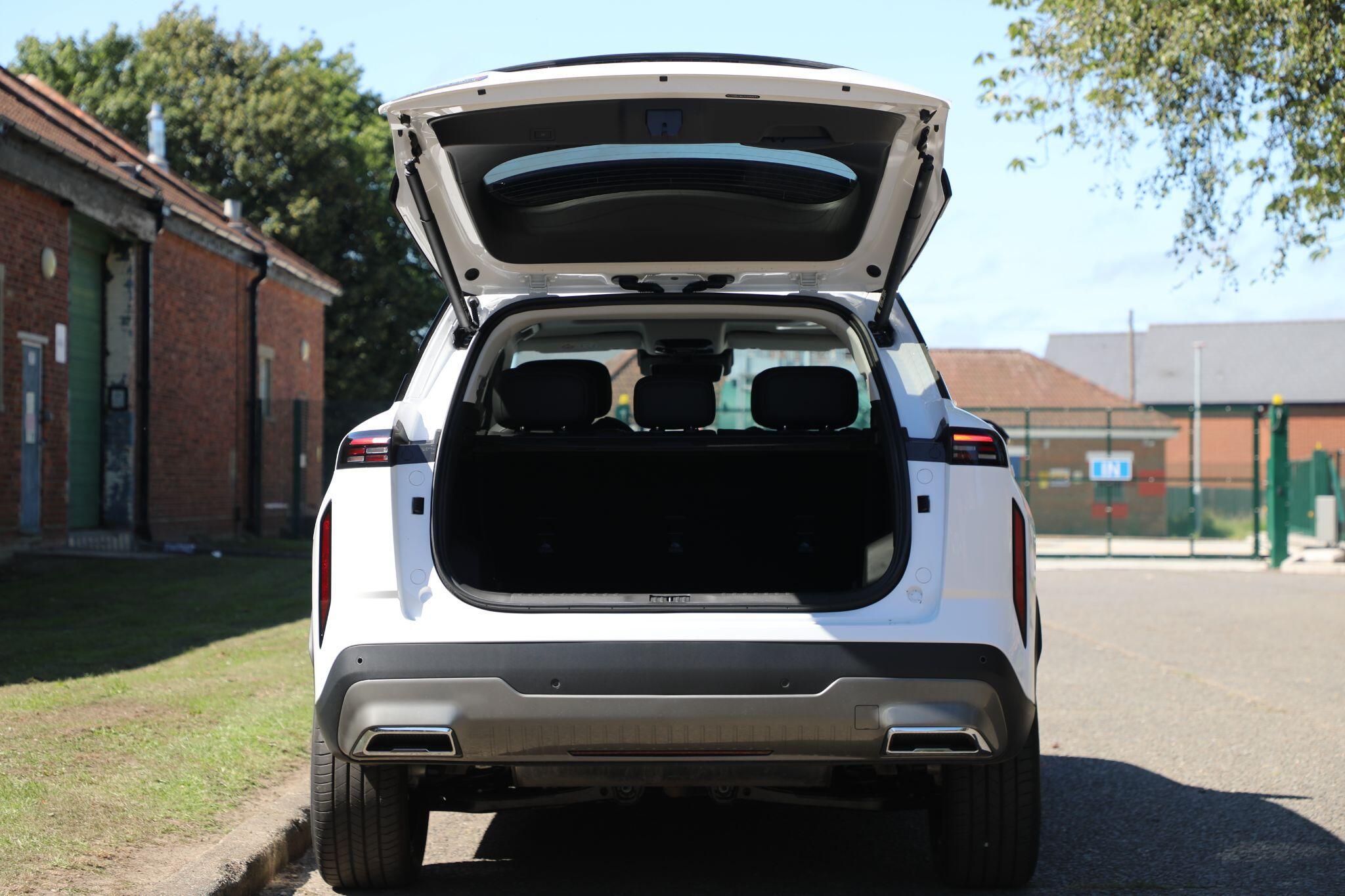 Large vehicle image